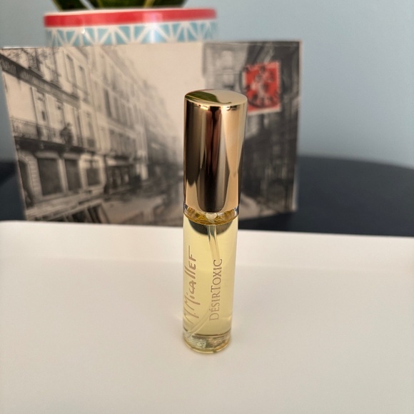 M. Micallef DesirToxic - Picture 1 of 2